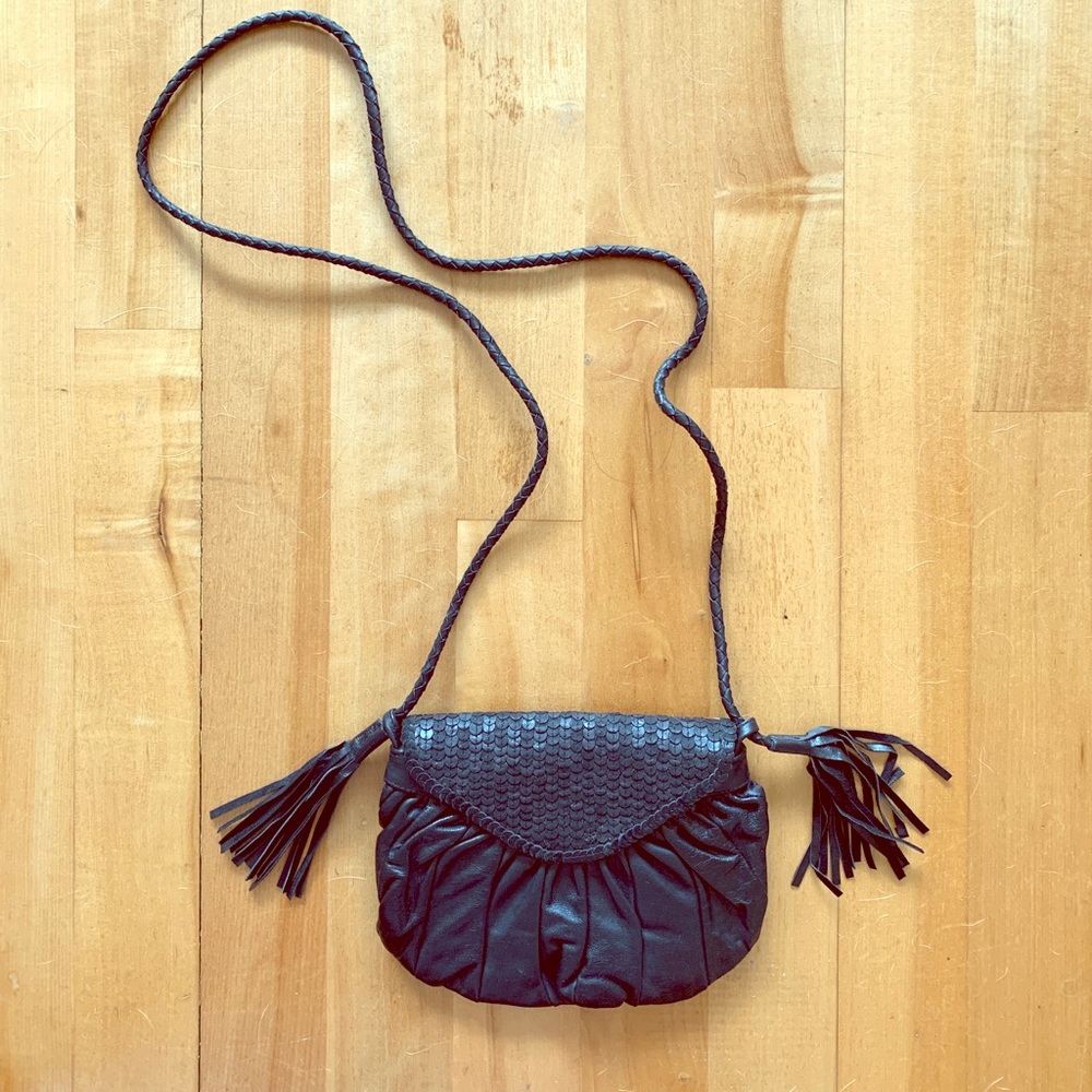 Uma + Leopold Clutch Maya in black